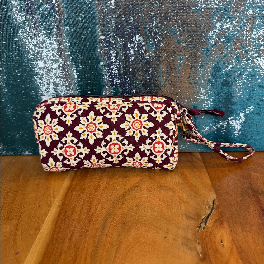 Vera Bradley Vintage  RETIRED 2006 Medallion Wristlet - Picture 3 of 11
